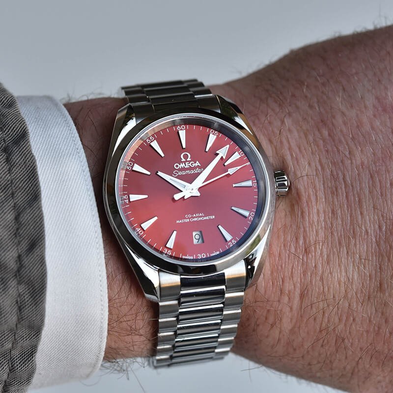 New-Colours-for-2022-Omega-Seamaster-Aqua-Terra-150m-38mm-hands