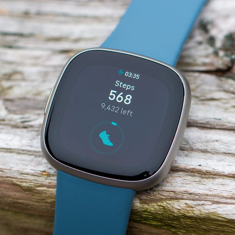 Fitbit-Versa-4-Waterfall-Blue-Real-Picture.jpg