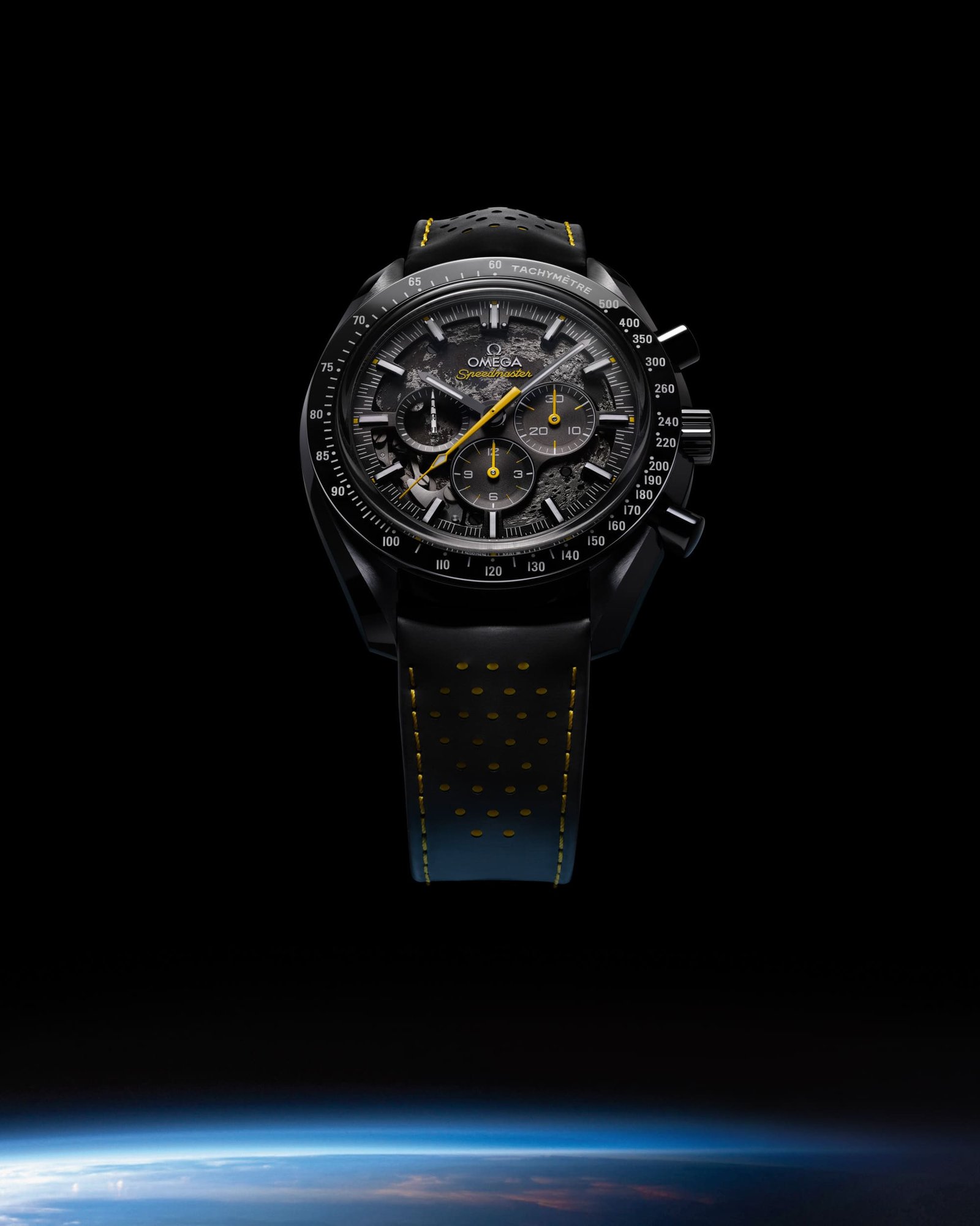 Omega-Speedmaster-Apollo-8-Dark-Side-Of-The-Moon-Ceramic-Saturn-V-Rocket-Chronograph-c