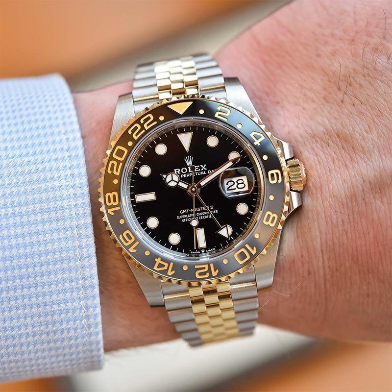 Rolex-GMT-Master-II-Oystersteel-Yellow-Gold-126713GRNR-800x800-2-1.jpg