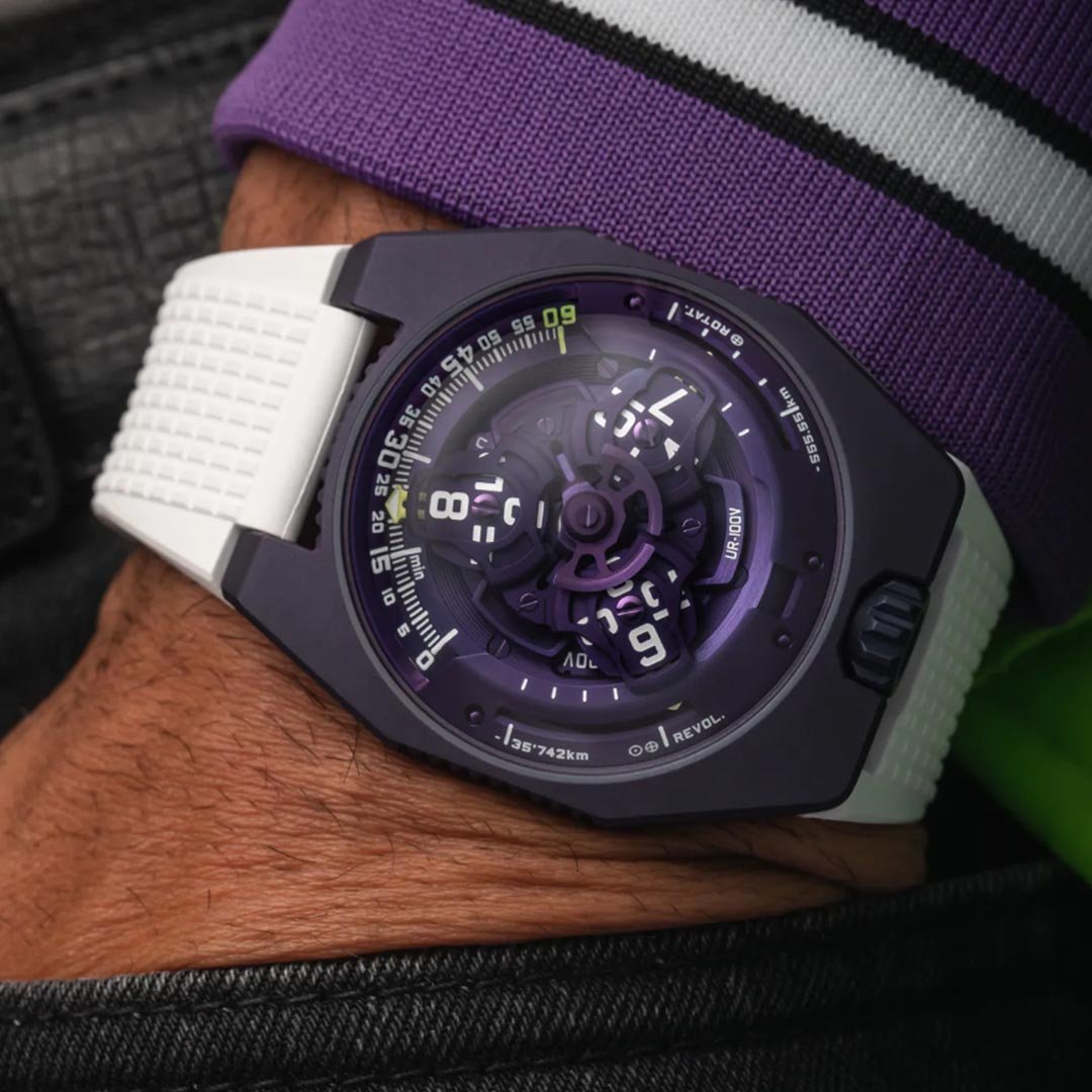 URWERK-UR-100V-ULTRAVIOLET-1080x1080-2.jpg